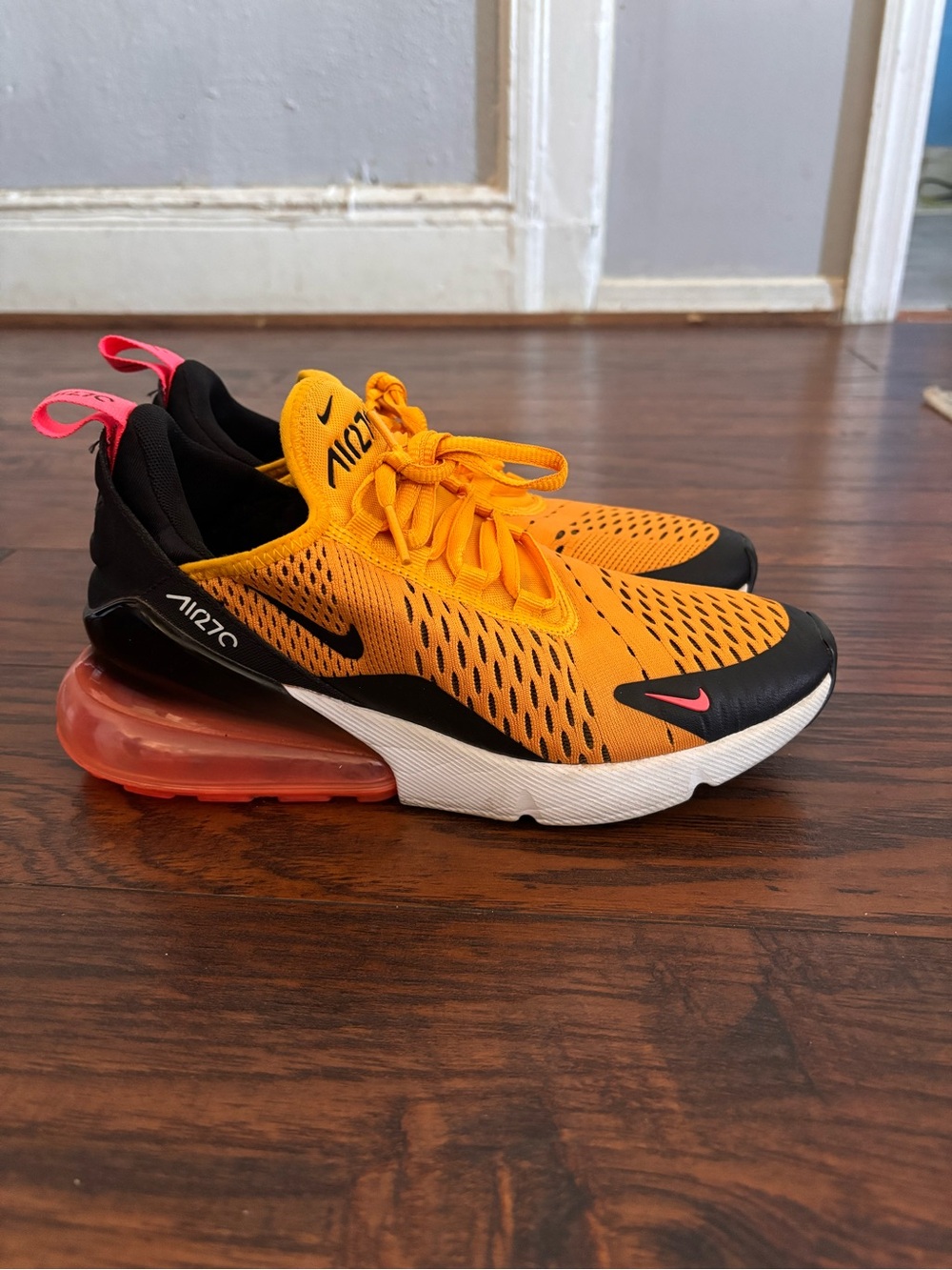 Nike university gold air max 270 size 5Y, W7 - Picture 2 of 8